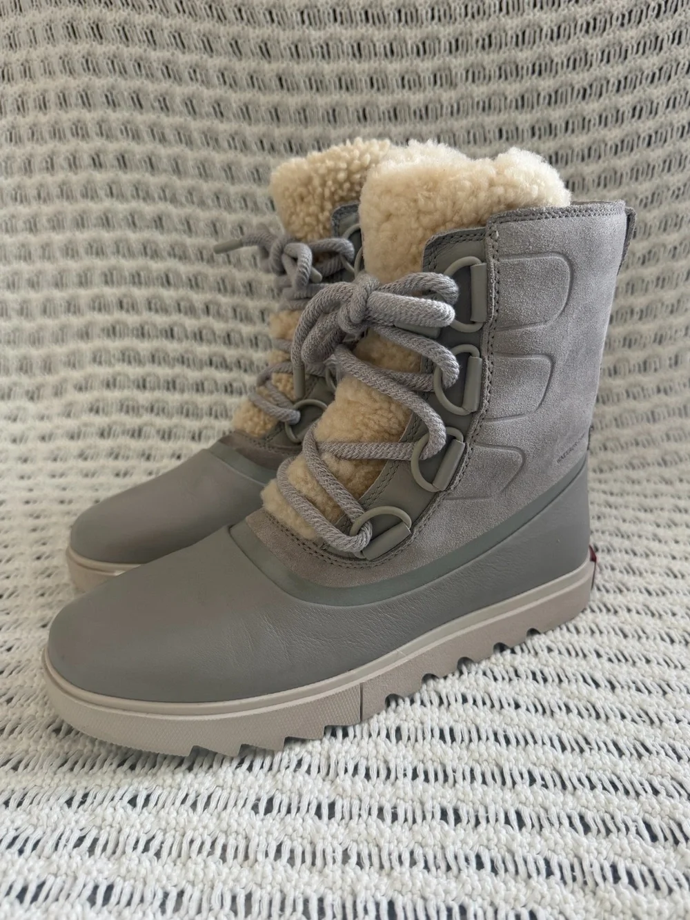 Sorel Joan Of Arctic Next Lite Outdoor Winter Boots Gray Ivory Shearling 8 EUC
